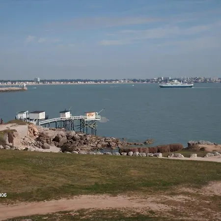 Acces Direct A La Апартаменти *